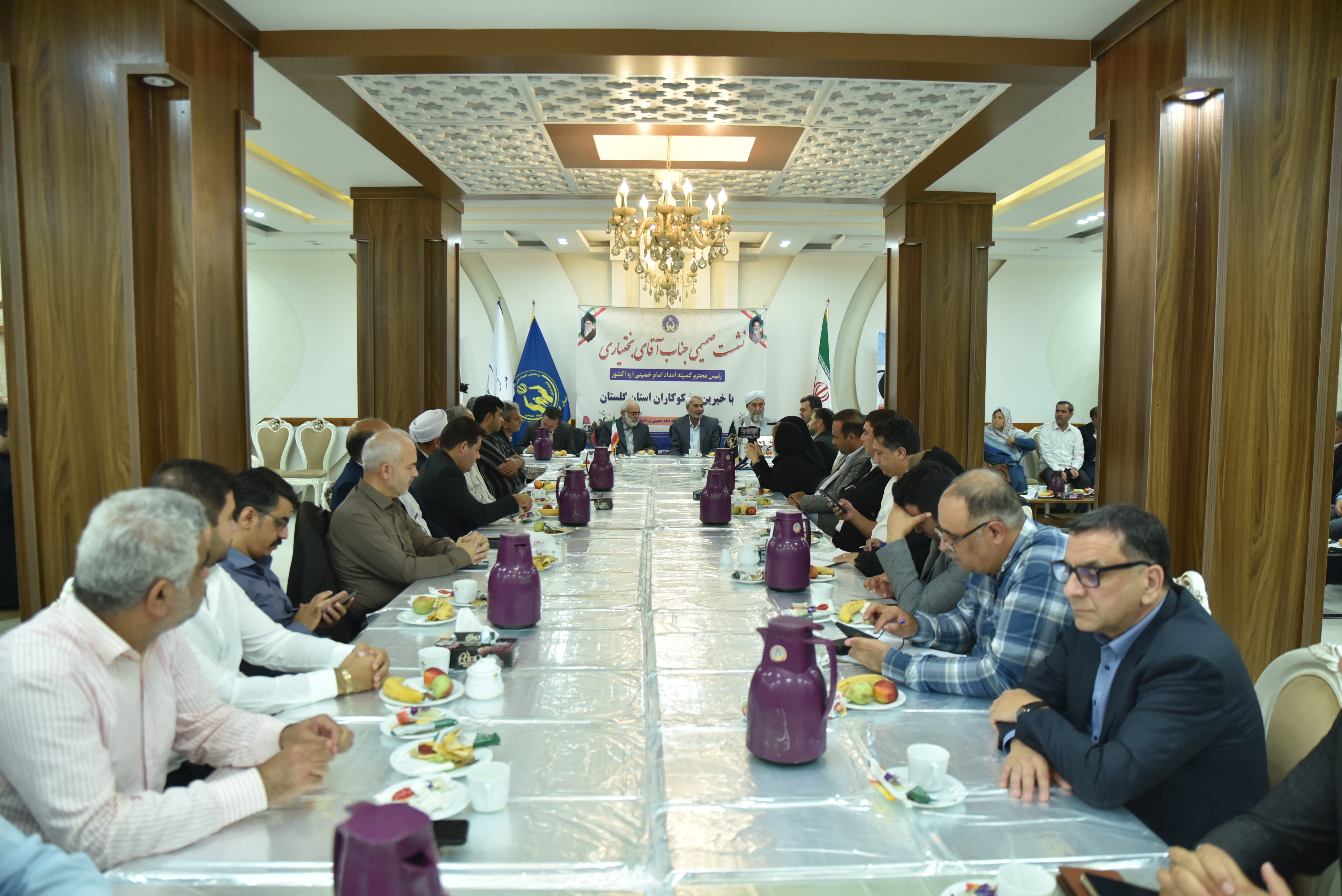 نشست هم اندیشی با جمعی از خیرین به روایت تصویر1404/06/12