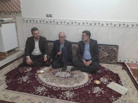 دیدار قائم مقام کمیته امداد استان تهران با خانواده شهید « علی مرادی ناولیقی»
