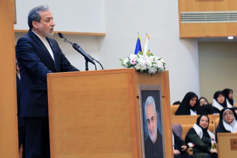 انتخاب قائم مقام کمیته امداد به عنوان کارمند تراز مکتب شهید حاج قاسم سلیمانی 1403/10/18