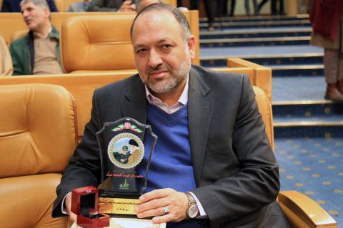 انتخاب قائم مقام کمیته امداد به عنوان کارمند تراز مکتب شهید حاج قاسم سلیمانی 1403/10/18