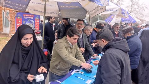برپایی میز خدمت در محل برگزاری نماز جمعه تهران 