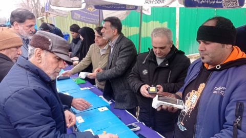 برپایی میز خدمت در محل برگزاری نماز جمعه تهران 