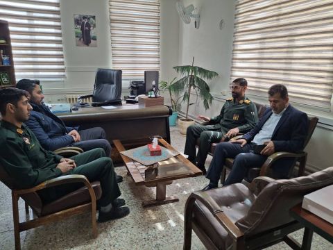 بازدید فرماندار شهرستان فیروزکوه از اداره کمیته امداد این شهرستان
