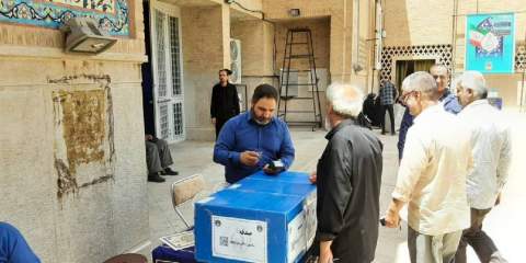 حضور شهروندان نیکوکار استان تهران در پایگاه های جمع آوری کمک های مردمی-۱۴۰۴٫۰۵٫۰۳