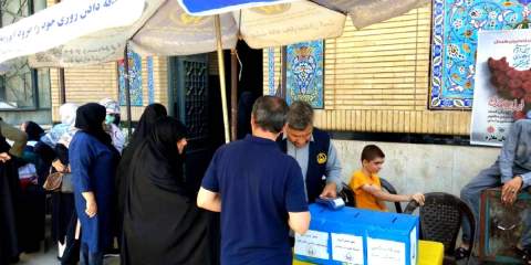 مشارکت شهروندان استان تهران در میعادگاه های نماز جمعه برای کمک به نیازمندان _ 1404/06/07