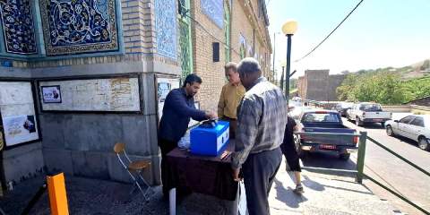 مشارکت شهروندان استان تهران در میعادگاه های نماز جمعه برای کمک به نیازمندان _ 1404/06/07